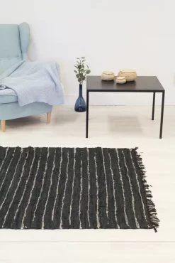 Flickenteppich - Nordal Design (schwarz - 100 % Leder) 17 Flickenteppich - Nordal Design (schwarz - 100 % Leder) -Teppichgeschäft img 7334.jpg